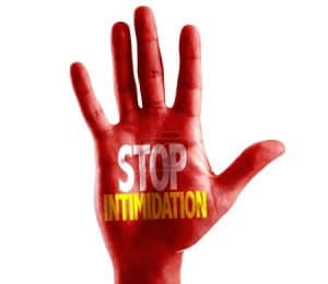 Stop intimidation solution être accompagné
